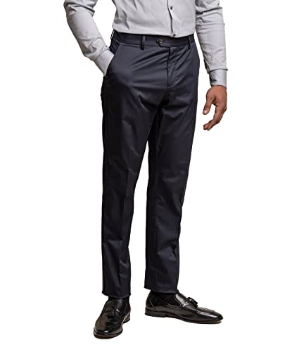 Costume bleu marine en coton pour un mariage d'été chic et moderne
