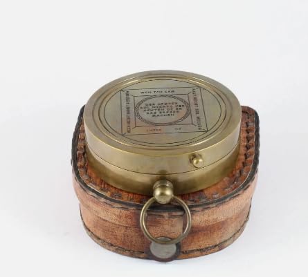 Brújula de reloj de sol antigua de latón – Instrumento de navegación marítima vintage con estuche de cuero miniatura 2