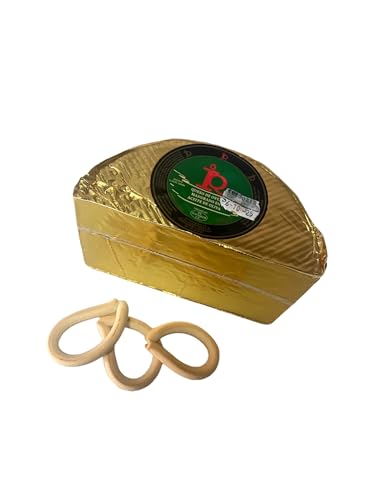Queso de Oveja Madurado en Aceite de Oliva: Sumérgete en un Placer Gourmet, Elevando la Experiencia Gastronómica con Maestría y Distinción en Cada Suntuoso Bocado. (1/2 QUESO DE 750GR APROX)