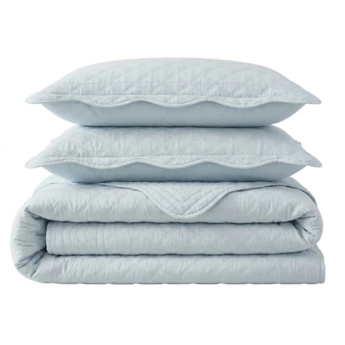 Image of Martha Stewart - Twin Size Quilt Set, Soft & Breathable Cotton Percale Quilted Bedding with Matching Pillowcase, Scalloped Edge Bed Set, Vintage Scallop Blue