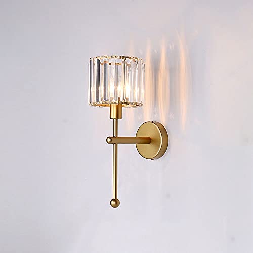 Elegantes apliques de pared de cristal fino y metal pulido para diseño interior exclusivo de salón