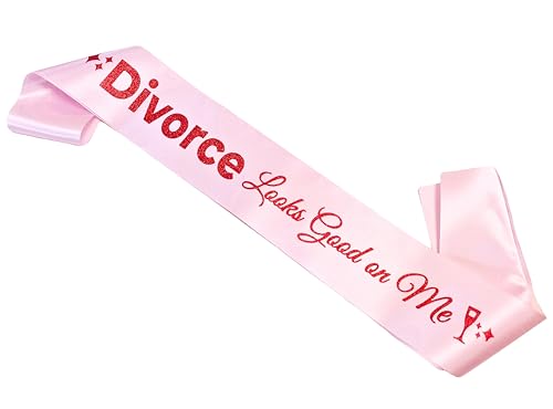 ELEGEMMA Divorced Sash, Divorce Party Decorations for Women, “Divorce Looks Good on Me” Finally Free Party Supplies, Just Finally Divorced, Happily Divorced AF Sash, Single Again Funny Breakup Gifts