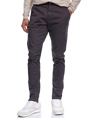 DETTAGLI E HIGHLIGHT: Casual ed elegante allo stesso tempo è il pantalone chino 
