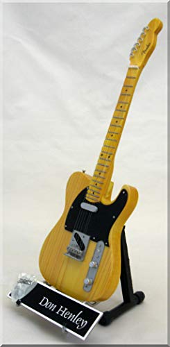 DON HENLEY Guitare Miniature avec médiator EAGLES - Les Beatles, Paul McCartney, John Lennon, RIngo Starr, George Harrison DON HENLEY Guitare Miniature avec médiator EAGLES – Image 3