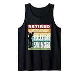 Esta imagen dice «Retired Market Research Analyst Fulltime Swing» e incluye fondo de golfista y puesta de sol