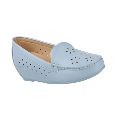 Image of Metro Women Synthetic Leather Loafer