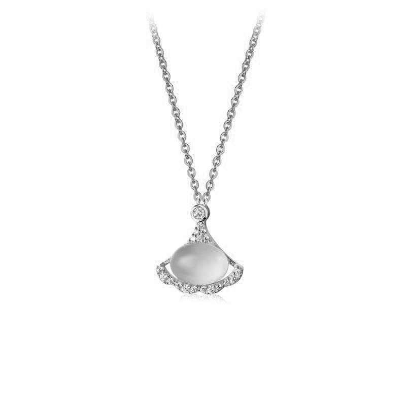 Pendentif femme en argent s925 plaqué or blanc style petite jupe