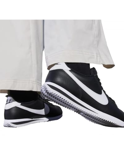 NIKE Women's Sneaker, Black White, 63