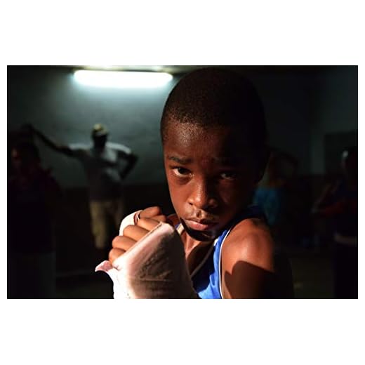 NIKON 24-85mm f/3.5-4.5G ED VR Lens