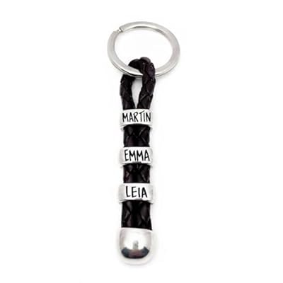 Llavero Personalizado con Nombres. Fabricado en Zamak Baño Plata y Cuero Español. Regalo día del padre. Llavero Hombre. Llavero Mujer. Modelo Terminal | Ya disponible en tu tienda friki favorita! En mundofriki.es!