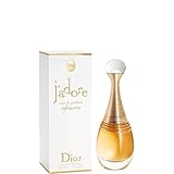parfum j'adore dior Ahora más moderna y más lujosa que nunca, la nueva barra de labios Rouge Dior se adorna con una nueva banda que lleva las iniciales CD,