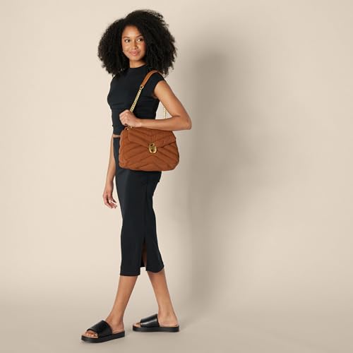 Amazon Essentials Women's Soft Quilted Flap Bag4