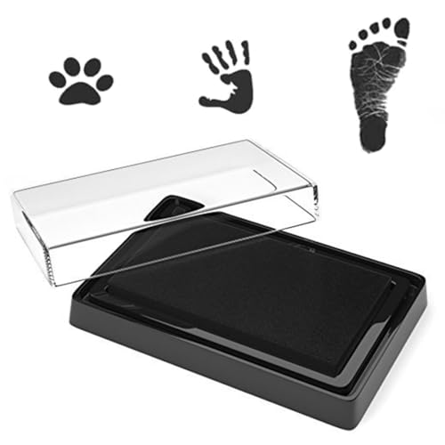 L'utilizzo del kit è semplicissimo. Posiziona semplicemente il tampone sull'aria, premi la mano o il piede del tuo bambino e staccalo per ottenere un'impronta chiara e dettagliata.