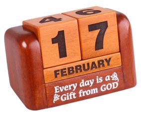 Christian desktop gift solid wooden calendar - Every day is a gift from God 10cm wide