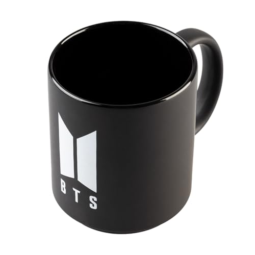 Grupo Erik Taza BTS - Tazas originales para regalar a fans de BTS Merchandising Oficial | Taza desayuno 350ml de Cerámica | Apta Lavavajillas y Microondas