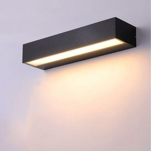 Aplique de pared negro con diseño rectangular minimalista y luz cálida de exterior 4