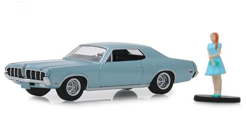 Modelo de auto Cougar 1970 en escala 1:64 azul