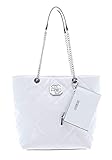 Diese GUESS Tasche lässt sich als Schultertasche und als Handtasche tragen. Mit dem tollen Design ist Sie ideal im Alltag kombinierbar und vollendet jedes Outfit gekonnt. Gratis dazu erhalten Sie eine Geldbörse, die Sie an der Tasche befestigen können! Maße: 36 x 29 x 7,5 cm