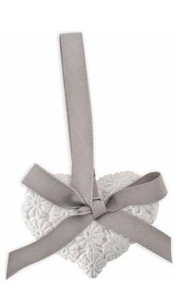 Mathilde MHeart with Scented Daisies