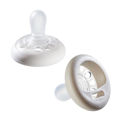 Tommee Tippee Breast-Like Soother, Skin-Like Texture, Symmetrical Orthodontic Design, BPA-Free, 0-6m, Pack of 2 Dummies