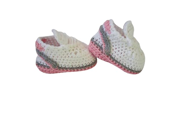 Crochet Baby Shoes, Newborn Sneakers, Baby Shower Gift, Baby Booties (3-6 months)