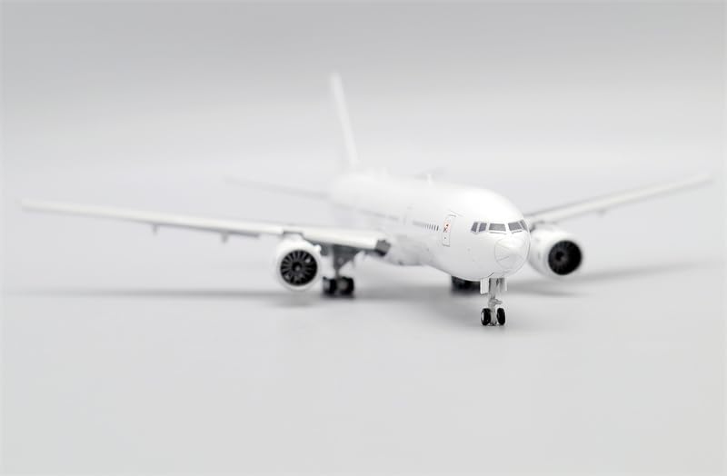 JcWings 1/200 ホワイトブランク B777-300ER Blank/White Boeing 777-300ER Flaps Down JC Wings JC2WHT128A