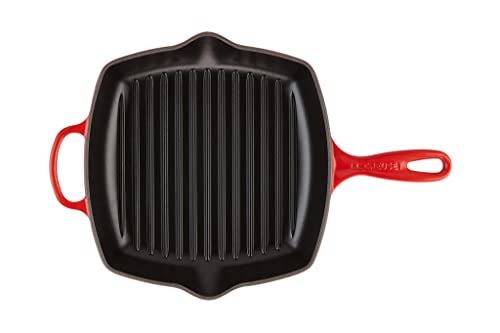 Foto von LE CREUSET Signature Gusseisen-Grillpfanne, Quadratisch, 26 cm, Für alle Herdarten inkl. Induktion geeignet, 2,86 kg, Kirschrot, 20183260600422