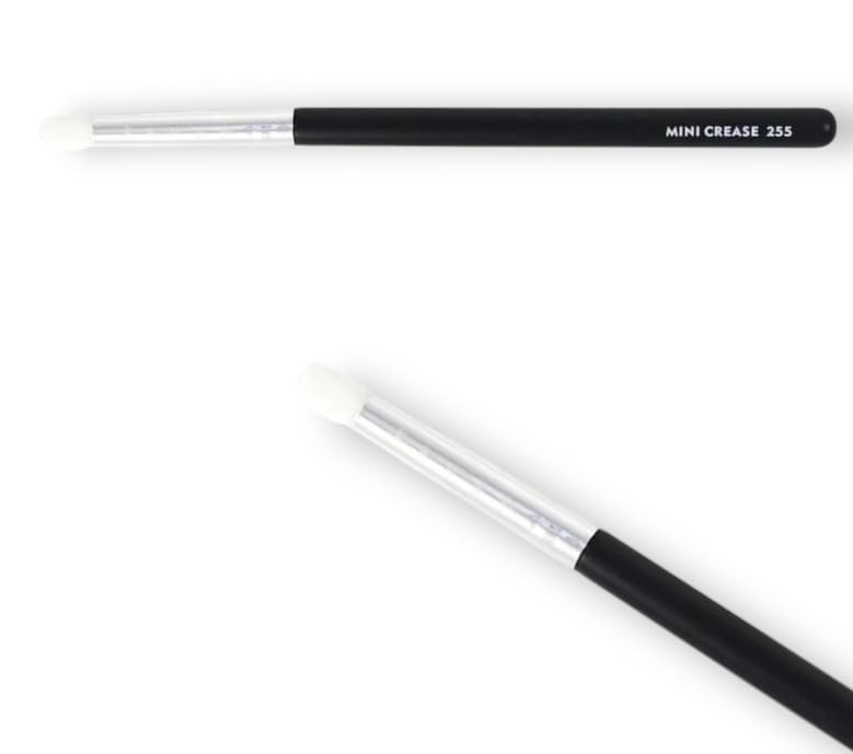 F.A.R.A.H Mini Crease Brush – Precision Eye Brush for Blending Powders & Creams – Soft Vegan Bristles – Brass Ferrule & Wooden Handle