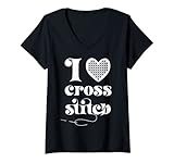 Photo Gallery donna i love - punto croce, cuore e ago maglietta con collo a v Photo Gallery donna i love - punto croce, cuore e ago maglietta con collo a v