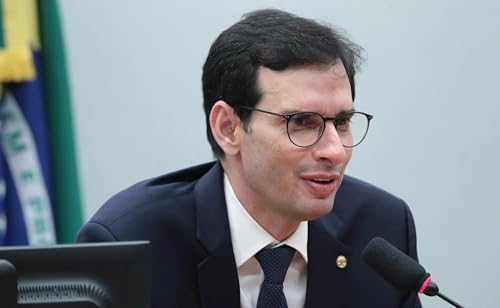 Relator defende revis&atilde;o da escala 6x1 e diz que produtividade n&atilde;o depende apenas da jornada