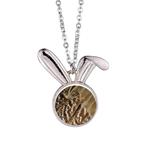 Collier lapin plume et serpent aux finitions artistiques et haute précision