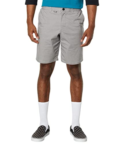 Short Oakley In The Moment gris idéal pour les vacances et le quotidien