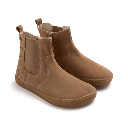 GIOSEPPO Bota Barefoot niña en color Arena con detalle perforado y acabado en metálico, suela TPR flexible y plantilla textil extraíble. Puntera ancha para una pisa natural.