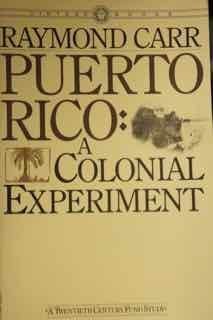 Paperback Puerto Rico: A Colonial Experiment Book