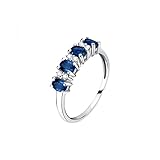 [Marke] Licht, Freude, Eleganz, Kostbarkeit, Emotion, Weiblichkeit. Das sagt uns die neue Bluespirit-Kampagne, die Marke Precious Moments, Symbol für die Tradition und den Stil des italienischen Schmucks, entworfen, um die kostbaren Momente des Lebens zu feiern. Symbol der Liebe, des Versprechens, der Gefühle, die für die Ewigkeit andauern, die neuen Bluespirit-Juwelen sind wertvolle Geschenke, ideal, um die Feierlichkeiten zu beleuchten.