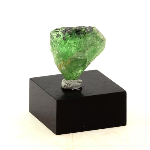 Grenat Tsavorite de Tanzanie 11.9 carats le trésor vert pour un bijou éternel