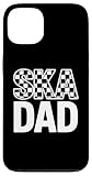 Diseño audaz inspirado en el ska con un título SKA a cuadros de alto contraste con un diseño limpio de DAD debajo, creado para los fanáticos de la cultura de dos tonos, raíces punk y estilo clásico ska.