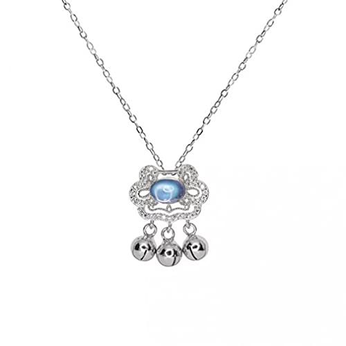 Pierre de lune bleu ciel montée sur un collier en argent, le cadeau idéal