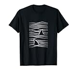 Es una gran camiseta para llevar en una fiesta temática de tiburones y un regalo perfecto para un amante de los tiburones.