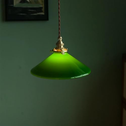 Suspension en verre vert rétro pour illuminer une salle à manger