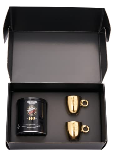 Caffè Vergnano 1882, Confezione Regalo Anniversario 140 Anni contenente 1 Lattina100% Arabica Macinato per Moka da 250g + 2 Tazzine Oro