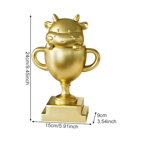 Statue de vache dorée pour dynamiser votre ornement de bureau chic