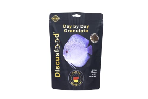 Day by Day Discus Granulat 230g, Hauptfutter, Fisch-Futter für Diskus, Alleinfutter deckt den täglichen Bedarf, für alle Arten von Zierfischen Cover