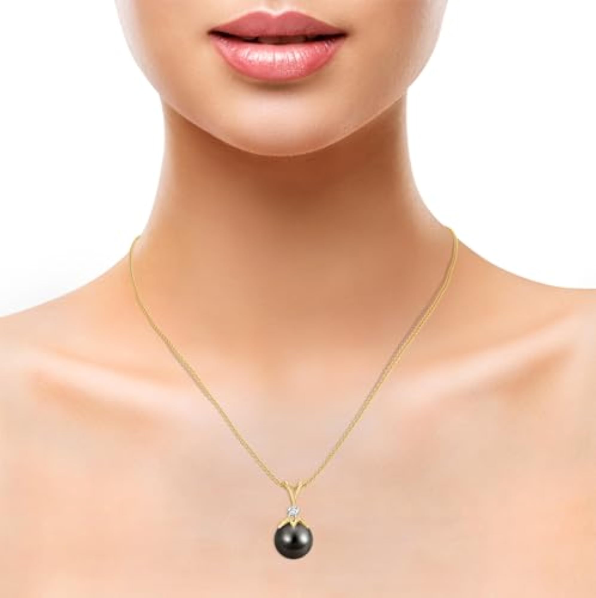 Women's Tahitian Pearl Pendant Necklace with Moissanite