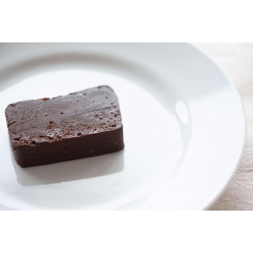 カカオ分70%のチョコレートと発酵バターで焼き上げた濃厚ショコラテリーヌ