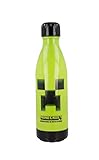 Elegante botella de agua reutilizable y decorada con diseños basados en las principales licencias. Dispone de un práctico tapón de rosca que evitará derrames y salpicaduras accidentales. Ideal para aquellos que necesitan hidratarse continuamente y no quieren descuidar su estilo al elegir su botella de uso diario. Características: - Libre de BPA - Capacidad: 660 ml. - Tapón de rosca