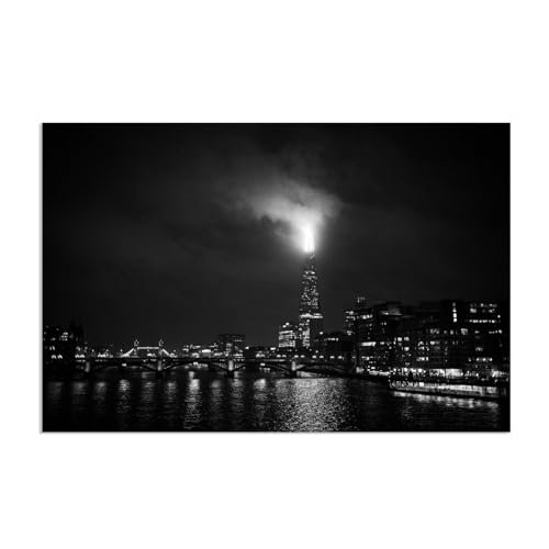Peinture de ville en noir et blanc pour sublimer un petit mur sans cadre encombrant