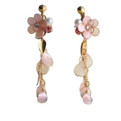 さくら舞うイヤリング