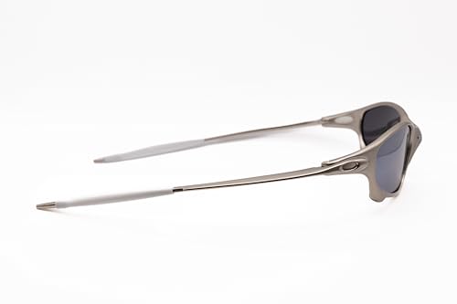 Metal Alloy Unisex Sunglasses – UV Protection for Men & Women - Polarized Silver Lenses4