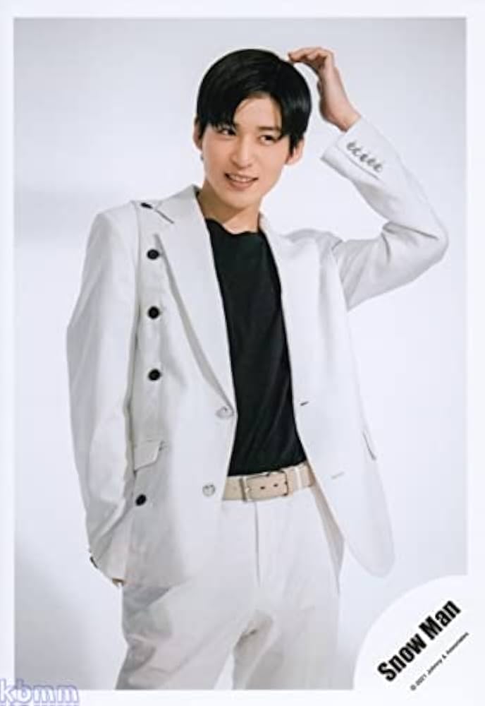 Amazon.co.jp: Snow Man 公式生写真（目黒蓮）SM01039 : おもちゃ